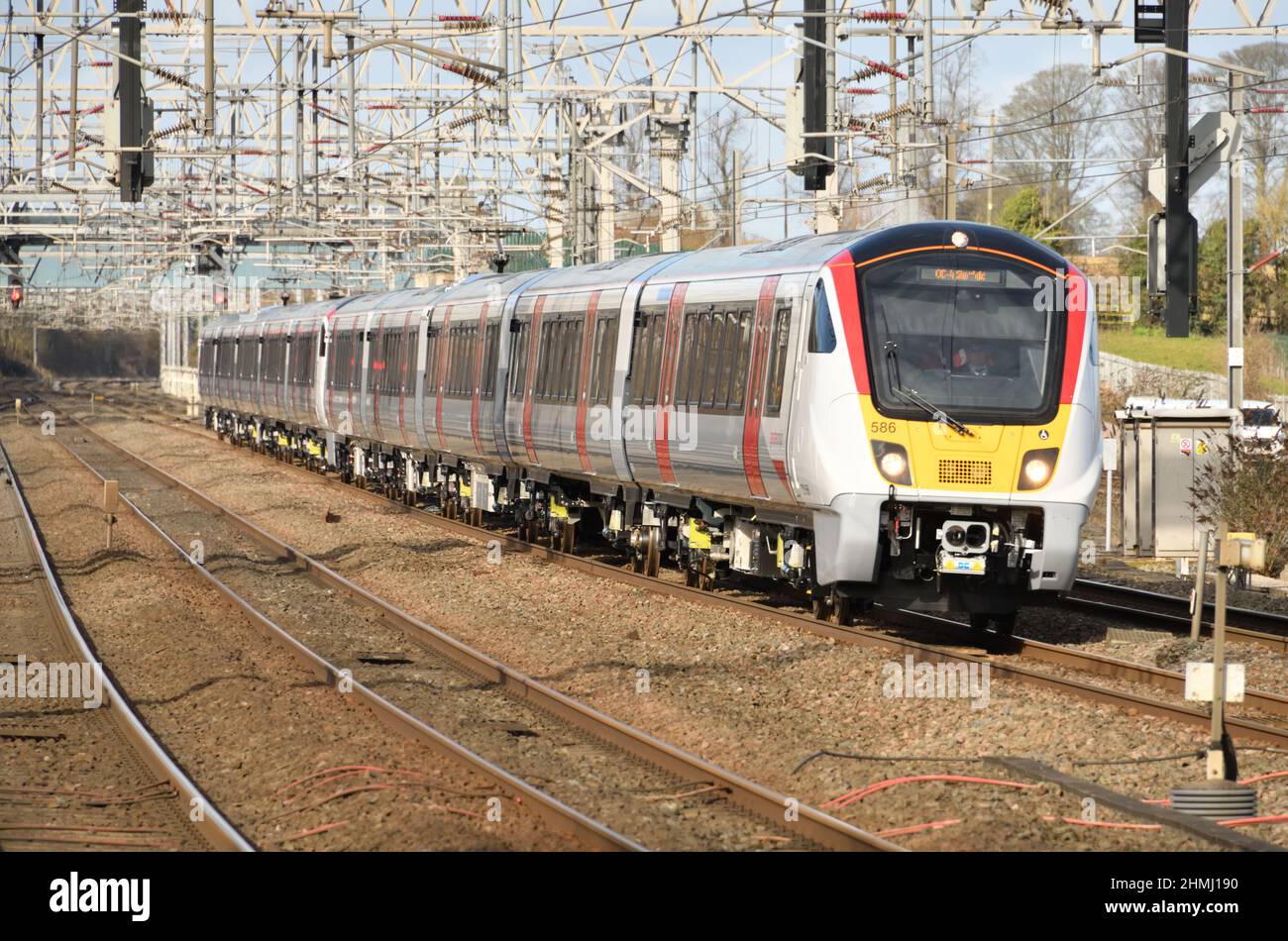 Bombardier Greater Anglia Aventra 5 voitures classe 720 unités électriques multiples à proximité de la vallée de Lichfield Trent lors d'un essai d'accumulation de kilométrage en cours 10-02/22 Banque D'Images