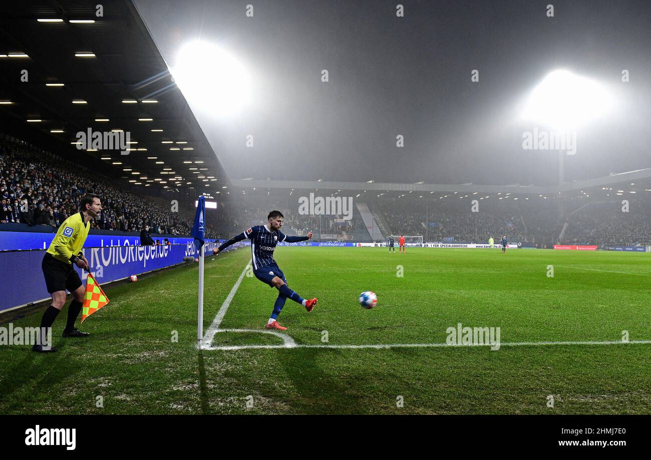 Bundesliga, Vonovia Ruhrstadion Bochum: VFL Bochum vs FC Union Berlin; scène de match dans le stade sous les projecteurs Banque D'Images