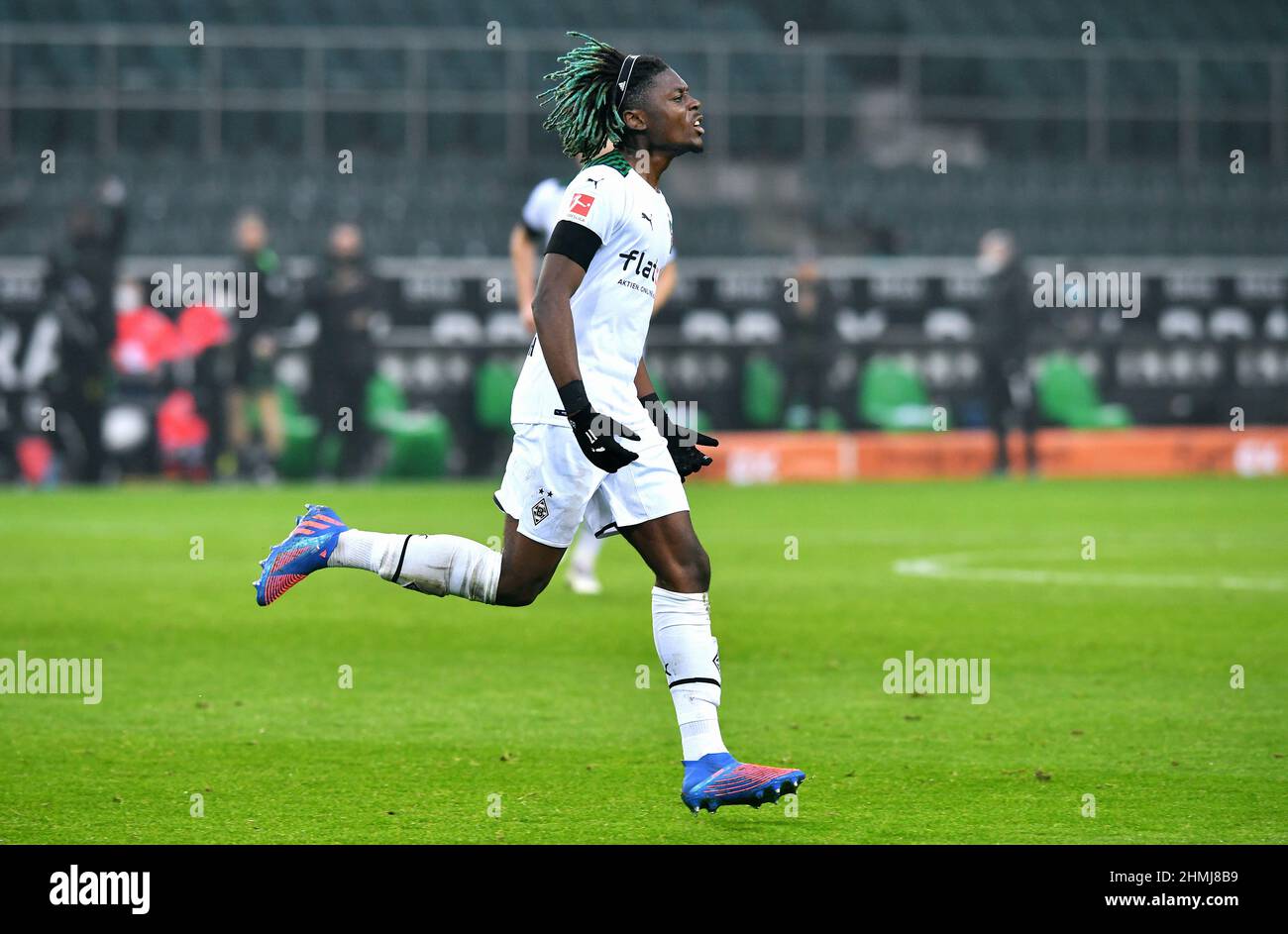 Bundesliga, Parc Borussia Mönchengladbach: Bor. Mönchengladbach vs FC Union Berlin; Manu Kone fête après avoir obtenu son score Banque D'Images