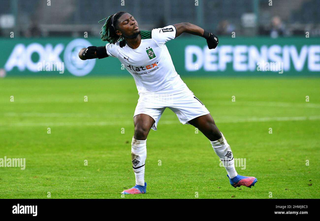 Bundesliga, Parc Borussia Mönchengladbach: Bor. Mönchengladbach vs FC Union Berlin; Manu Kone fête après avoir obtenu son score Banque D'Images