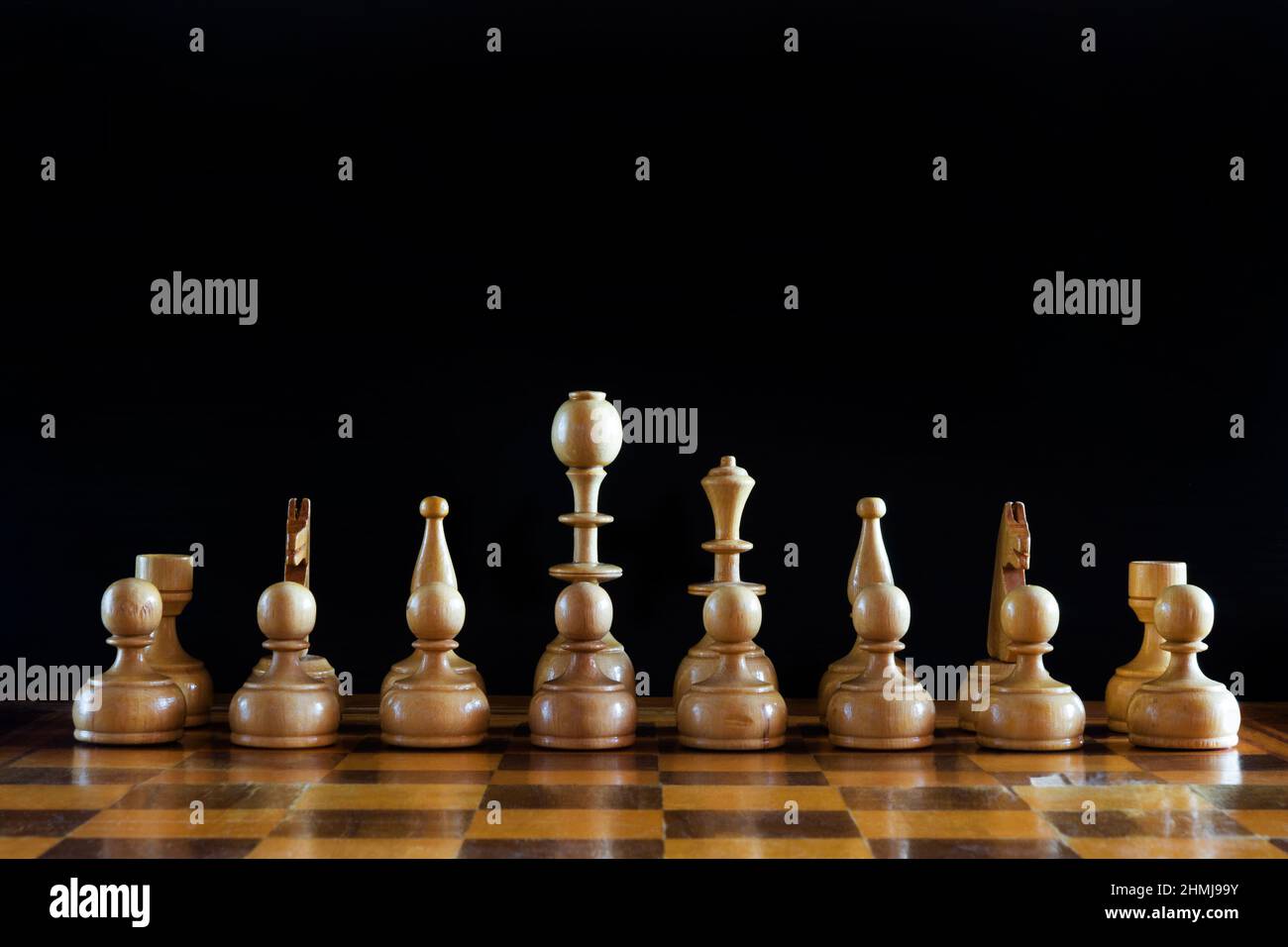 Pièces des échecs sur l'échiquier Banque D'Images