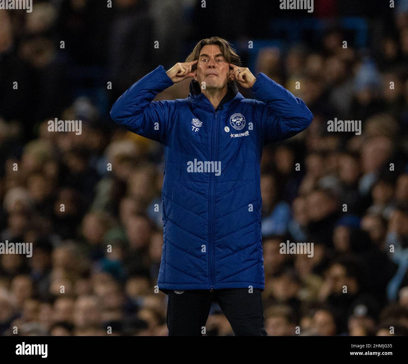Manchester, Royaume-Uni. 10th févr. 2022. Le Manager de Brentford, Thomas Frank, réagit lors du match de la première ligue anglaise entre Manchester City et Brentford à Manchester, en Grande-Bretagne, le 9 février 2022. Credit: Xinhua/Alay Live News Banque D'Images
