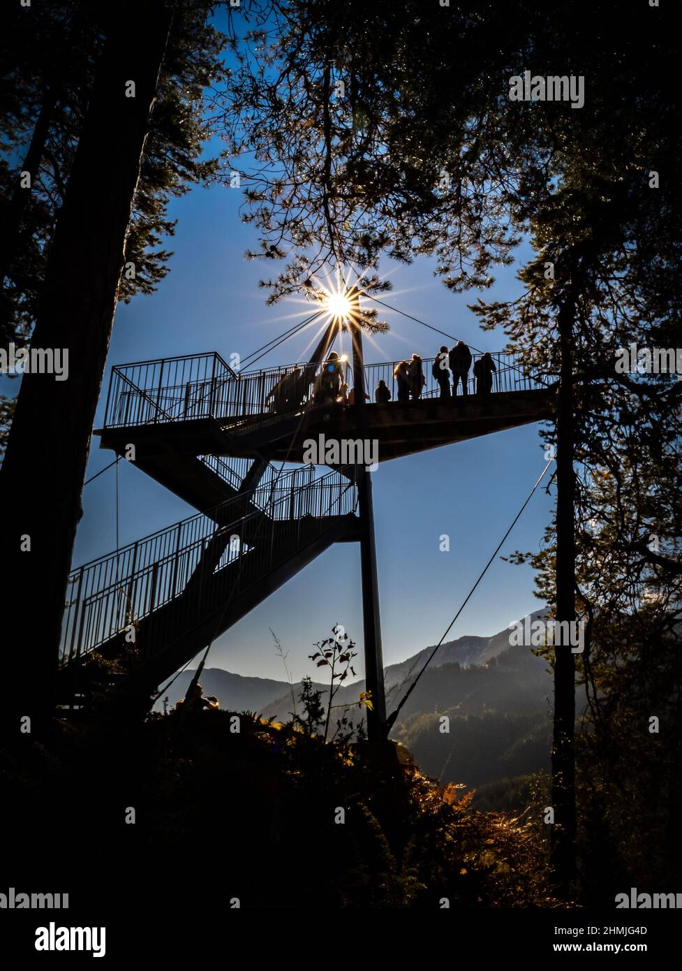 La plate-forme panoramique 'il SPIR' à Grisons, en Suisse, surplombant la Ruinaulta, ou gorge du Rhin Banque D'Images