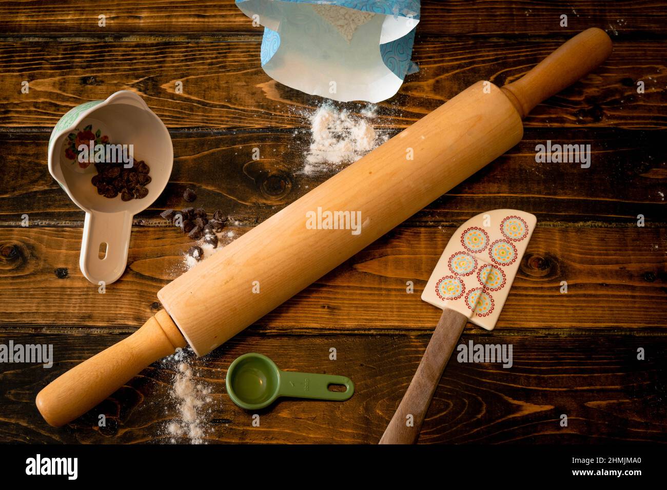 Cuisson de petits gâteaux chauds par une journée d'hiver Banque D'Images