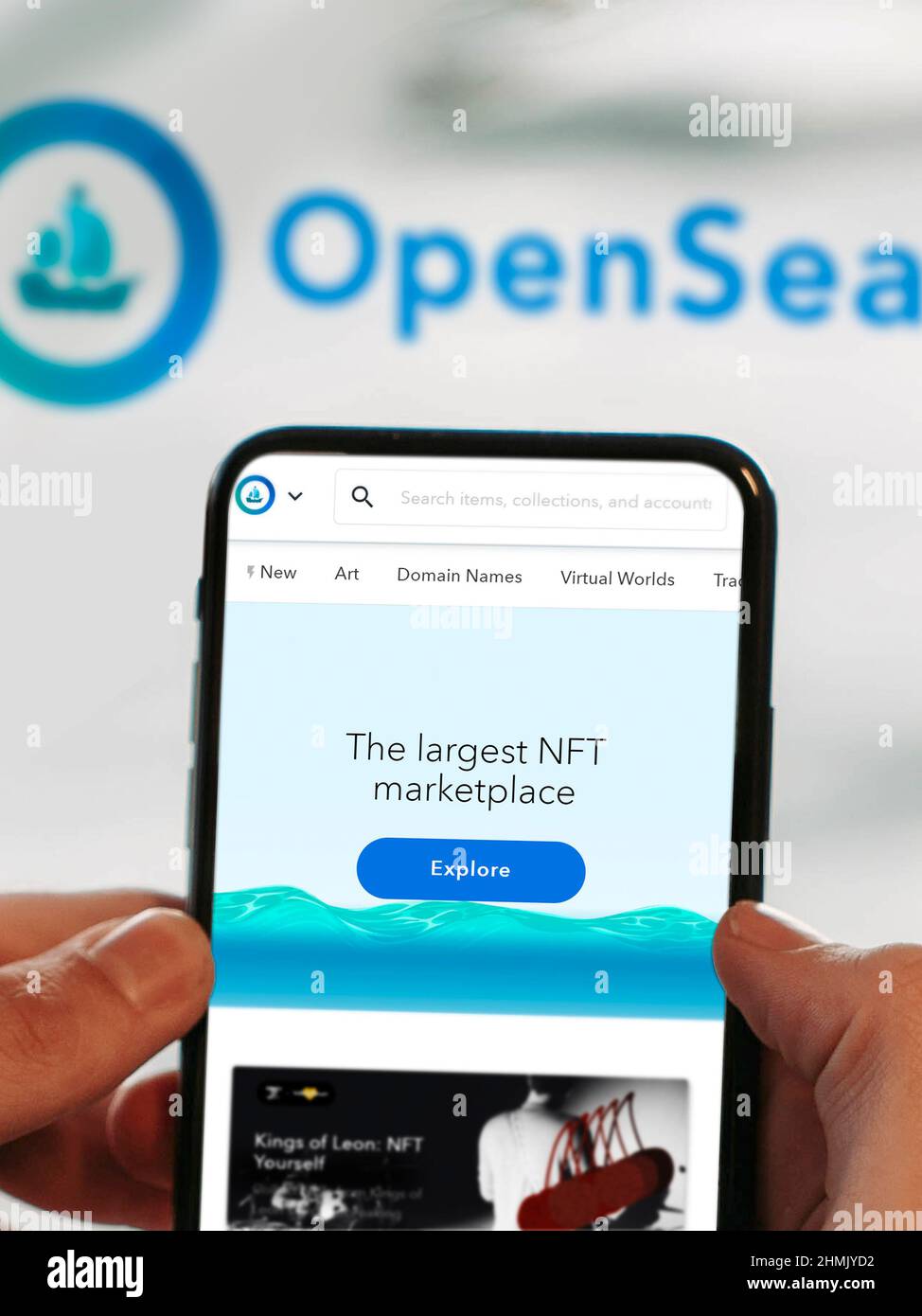 NY, 11 mars 2021 : Opensea est le plus grand marché de NFT. Les jetons non fongibles sont des jetons uniques ou des actifs numériques qui sont échangés en raison de leur U. Banque D'Images