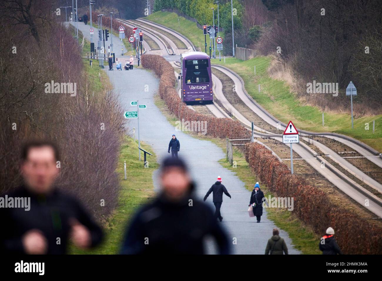 Section de bus guidée de Manchester de Leigh-Salford-Manchester bus Rapid Transit à Tyldesley Banque D'Images