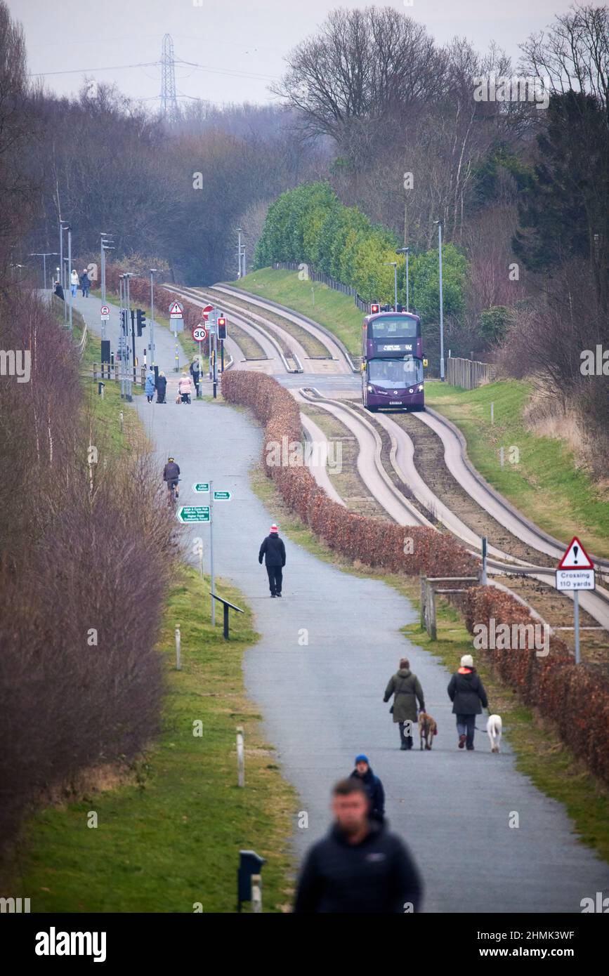 Section de bus guidée de Manchester de Leigh-Salford-Manchester bus Rapid Transit à Tyldesley Banque D'Images
