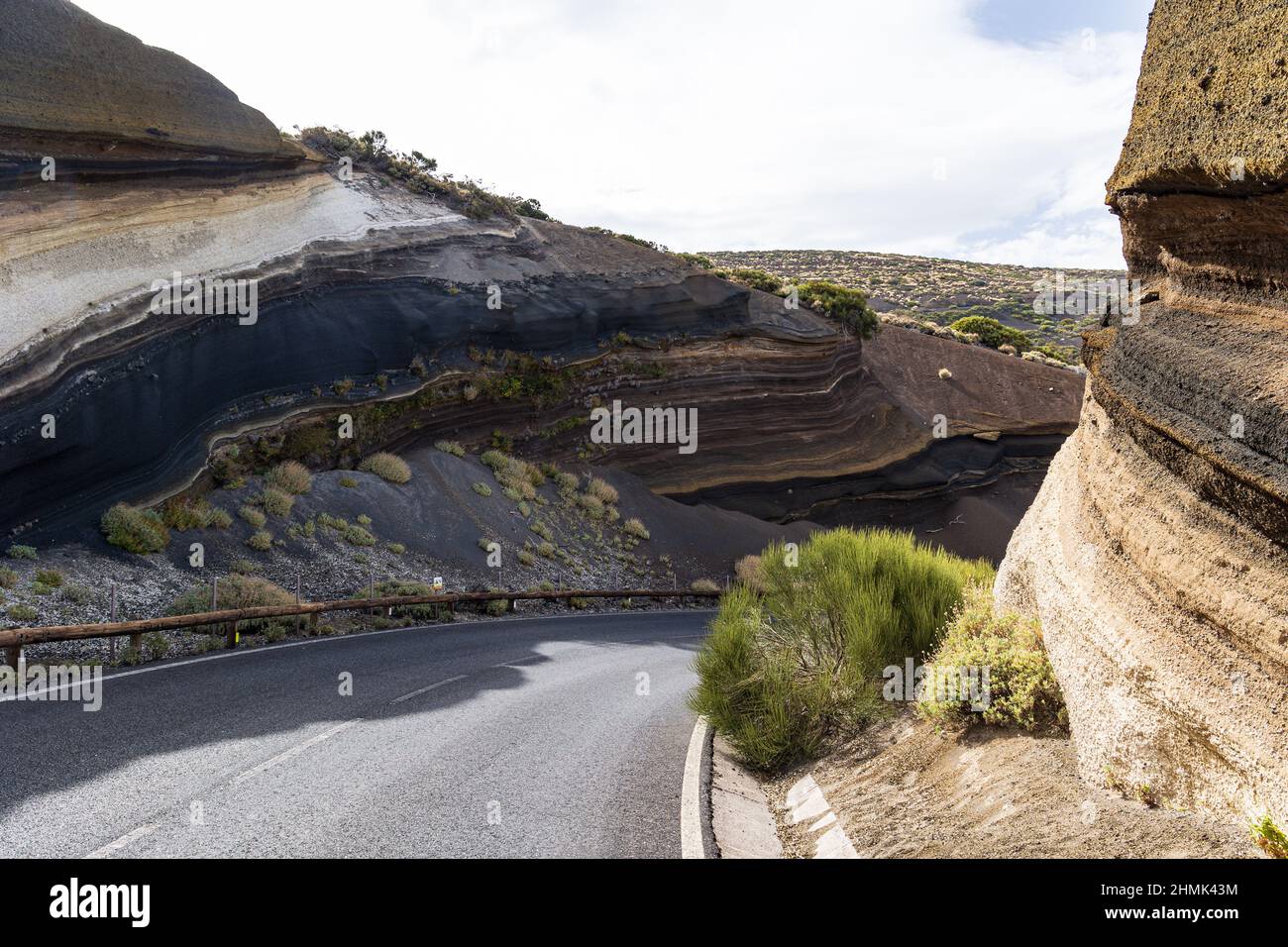 Différentes couches de cendres volcaniques à la Tarta, parc national de Teide, Tenerife, Espagne Banque D'Images