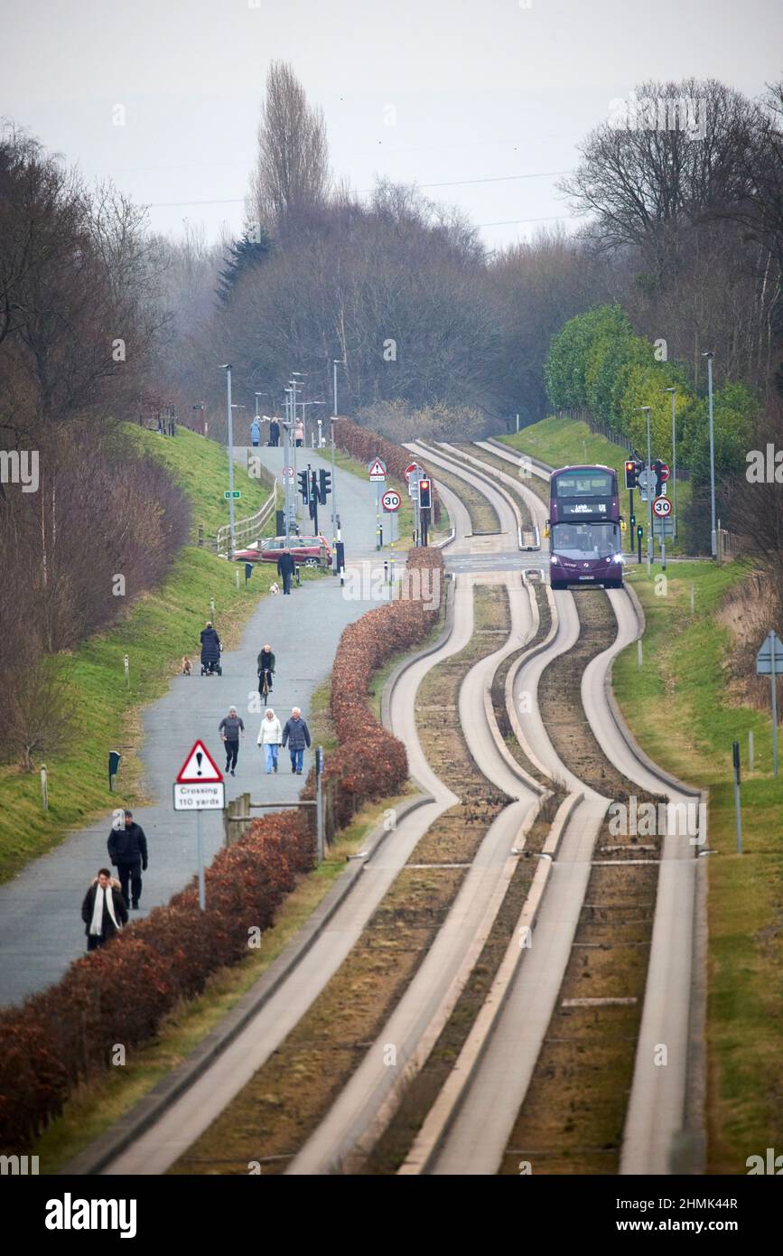 Premiers bus Vantage V1 bus route, section guidée à liveried Wright Eclipse Gemini 3 corps Volvo B5LH hybride à deux étages Banque D'Images