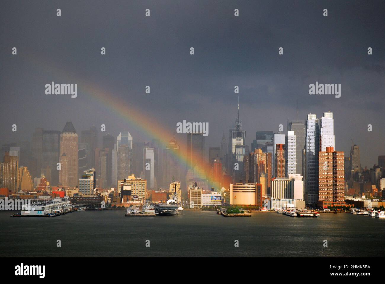 Rainbow sur Manhattan Banque D'Images