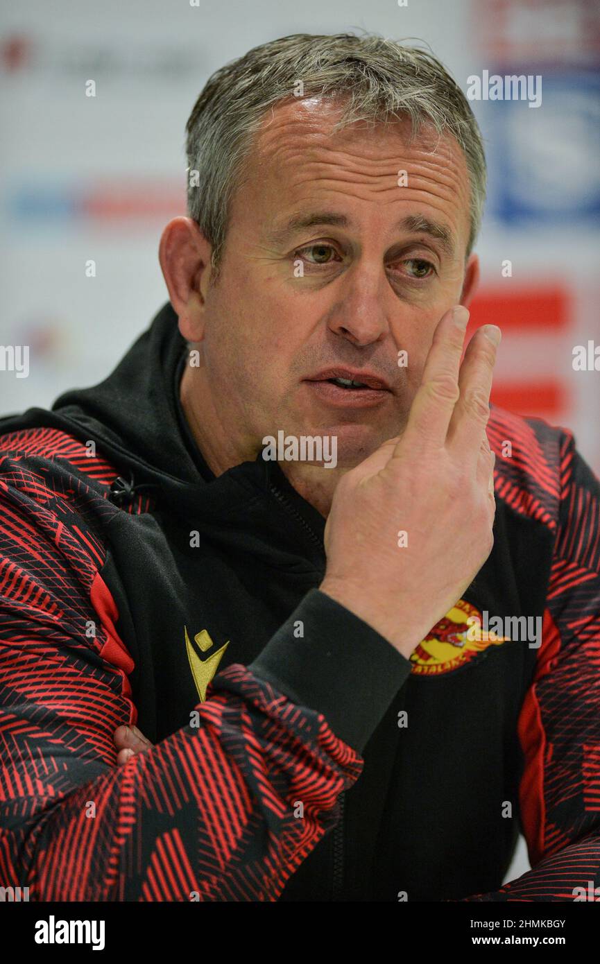 St. Helens, Angleterre - 10 février 2022 - Steve McNamara, entraîneur des Dragons catalans, parle lors de la conférence de presse post-match lors de la ligue de rugby Betfred Super League Round 1 St. Helens vs Dragons catalans au stade Totally Wicked, St. Helens, UK Dean Williams Banque D'Images