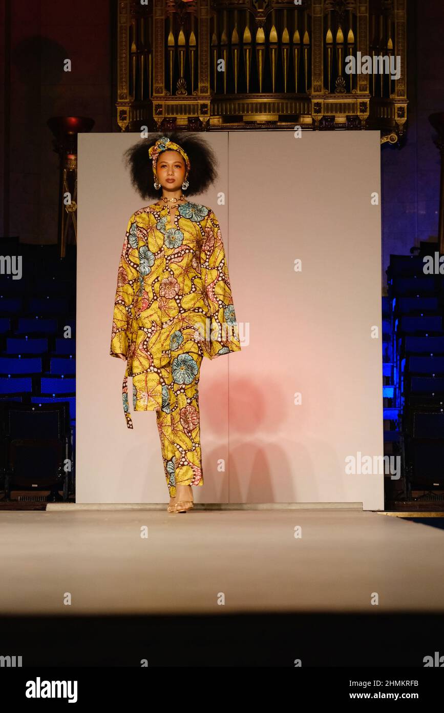 Londres, Royaume-Uni. Le spectacle de la passerelle de Ttesmi X Vlisco présente des déisgns du gagnant du Fonds de mode de Vlisco 2018 à la semaine de la mode en Afrique. Banque D'Images