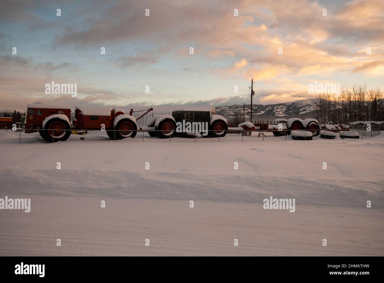 Véhicules d'époque au Musée des transports du Yukon à Whitehorse, au Yukon, au Canada Banque D'Images