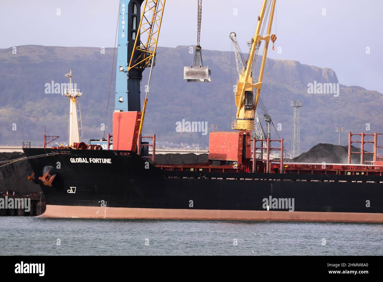 Le charbon et d'autres ressources sont importés en Irlande du Nord via le port de Belfast. Banque D'Images
