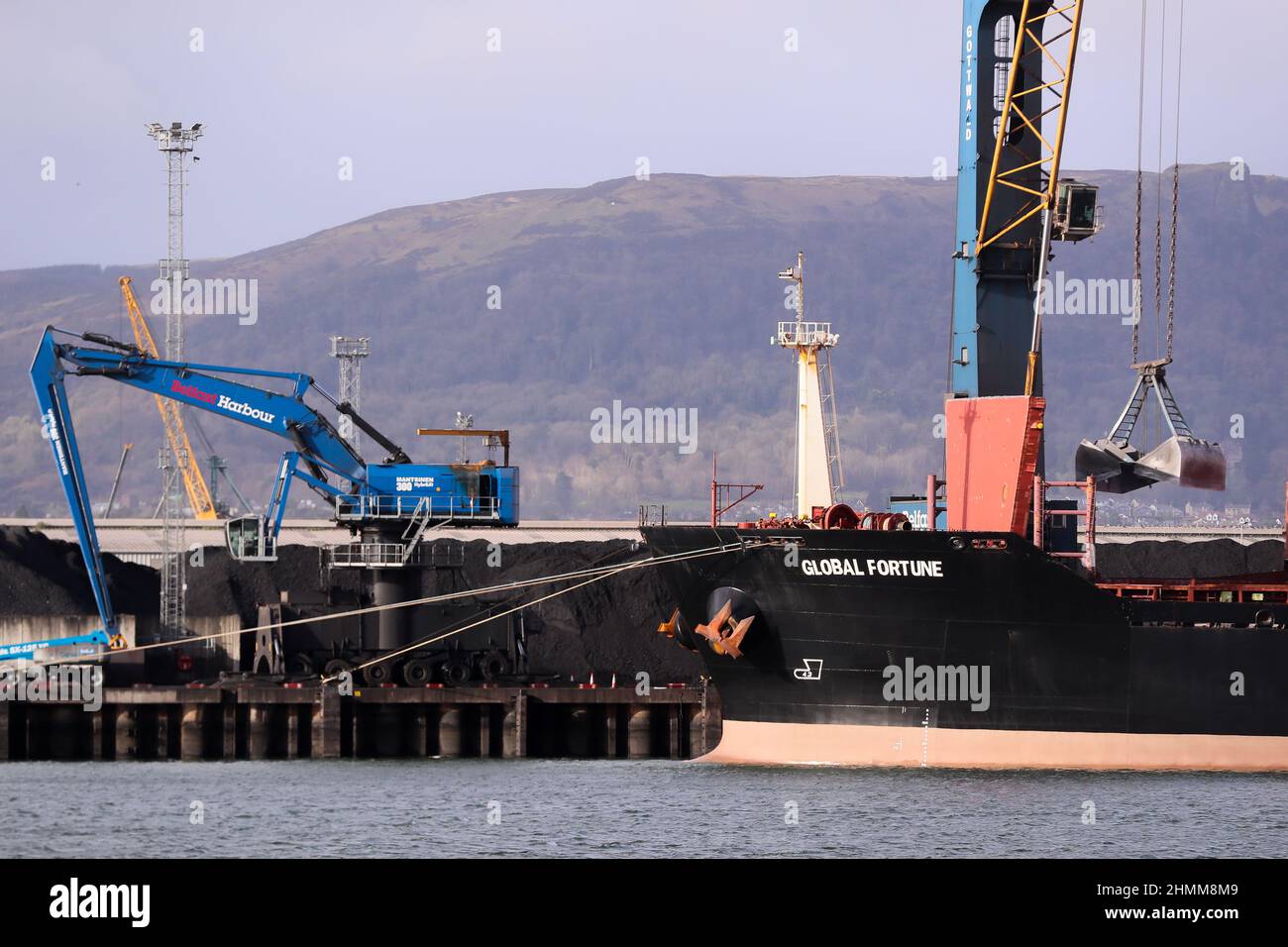 Le charbon et d'autres ressources sont importés en Irlande du Nord via le port de Belfast. Banque D'Images