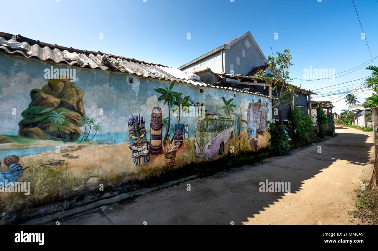 Village mural de Thanh Thuy 3D, province de Quang Ngai, Vietnam - 31 décembre 2021 : regardez les peintures sur le mur du village mural de Thanh Thuy 3D à Bin Banque D'Images