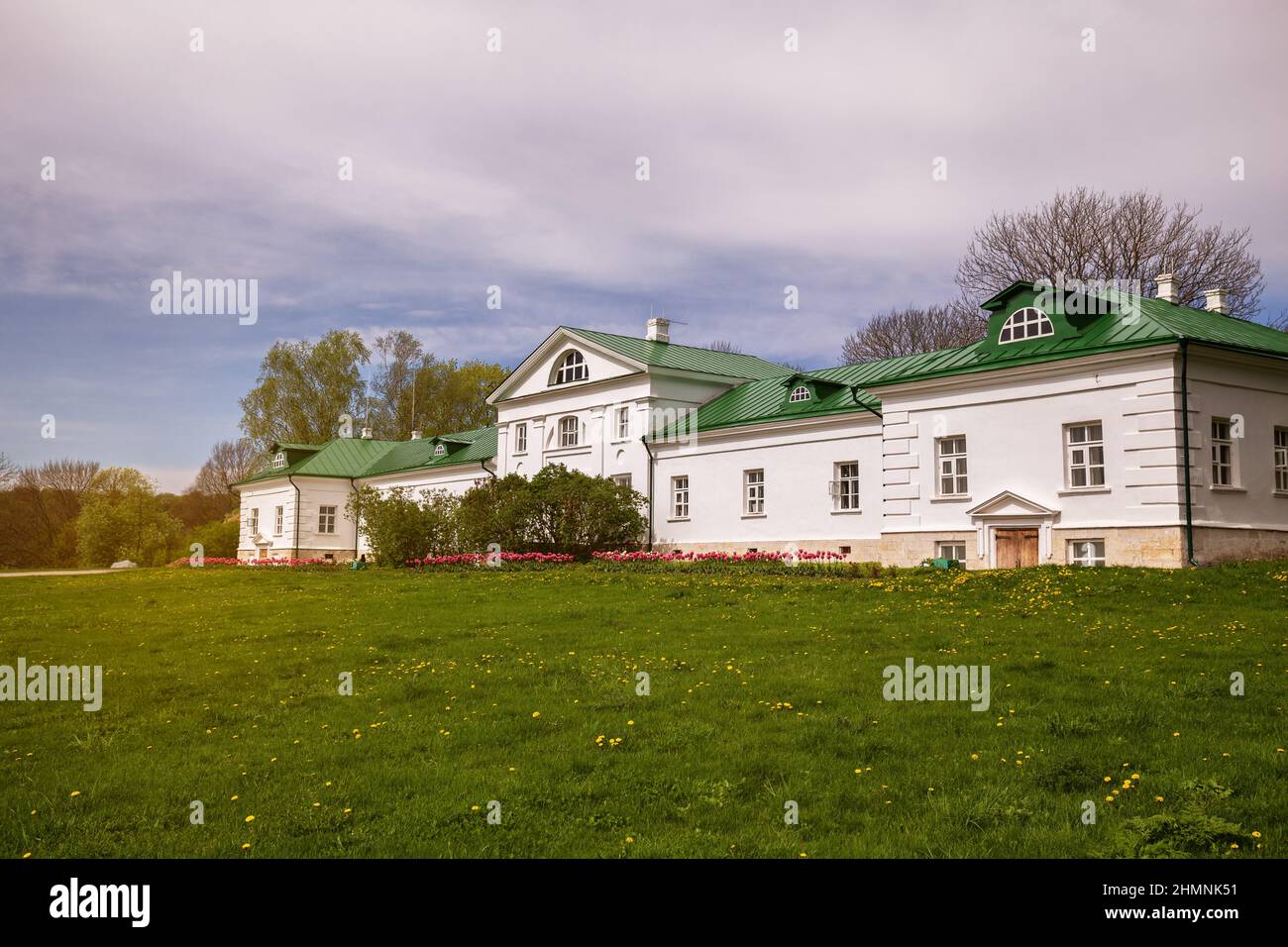 Yasnaya Polyana, région de Tula, Russie - 15 mai 2021 : Maison Volkonsky dans le domaine de la réserve du Musée d'État de l'écrivain Leo Tolstoy Yasnaya Polyana Banque D'Images