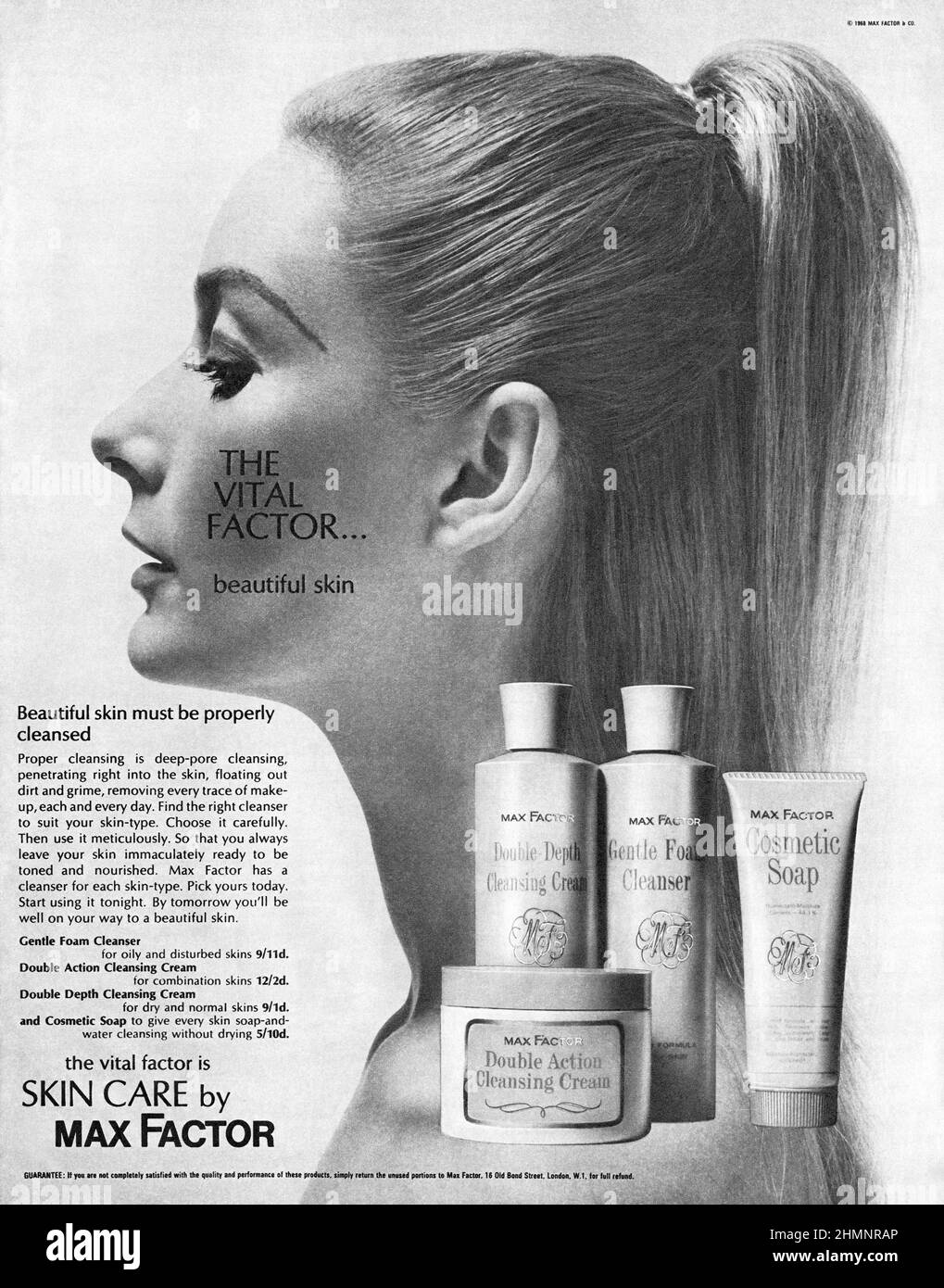 1968 Publicité britannique pour les produits cosmétiques Max Factor Skin Care Banque D'Images