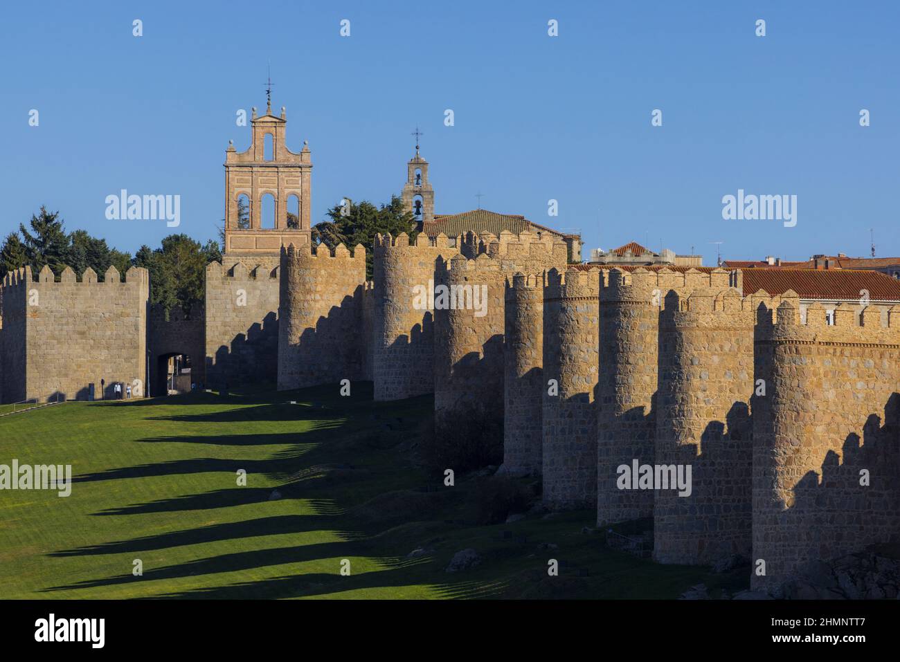 Les murs et les tours de la vieille ville. Ils ont été construits au cours des 11th à 14th siècles. Dans le périmètre de la vieille ville de 2516 mètres sont 88 tours et Banque D'Images