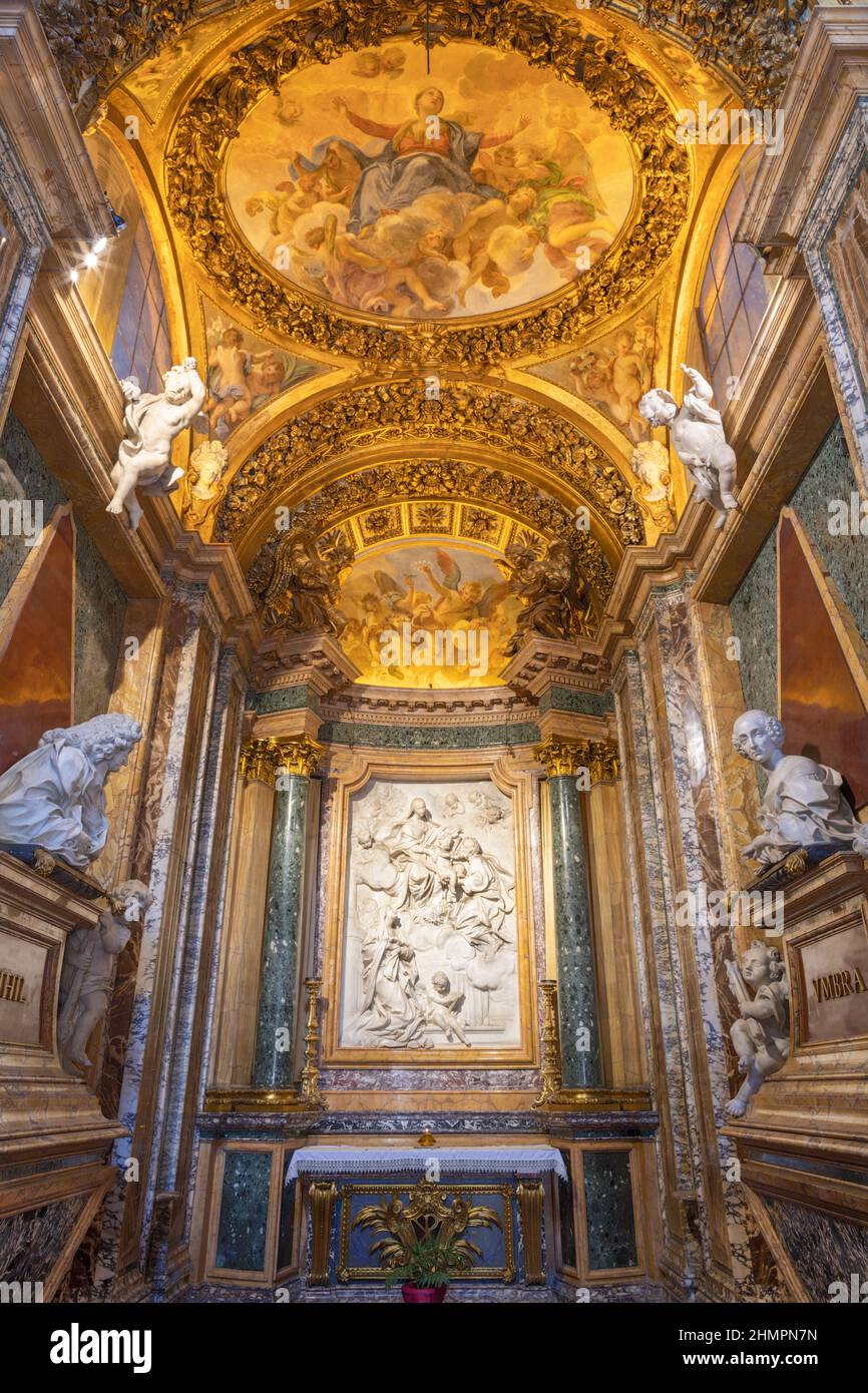 Rome - le relief baroque en marbre de la Sainte famille et lesté Ludovica Albertoni la chapelle latérale de l'église Chiesa di Santa Maria à Campitelli Banque D'Images