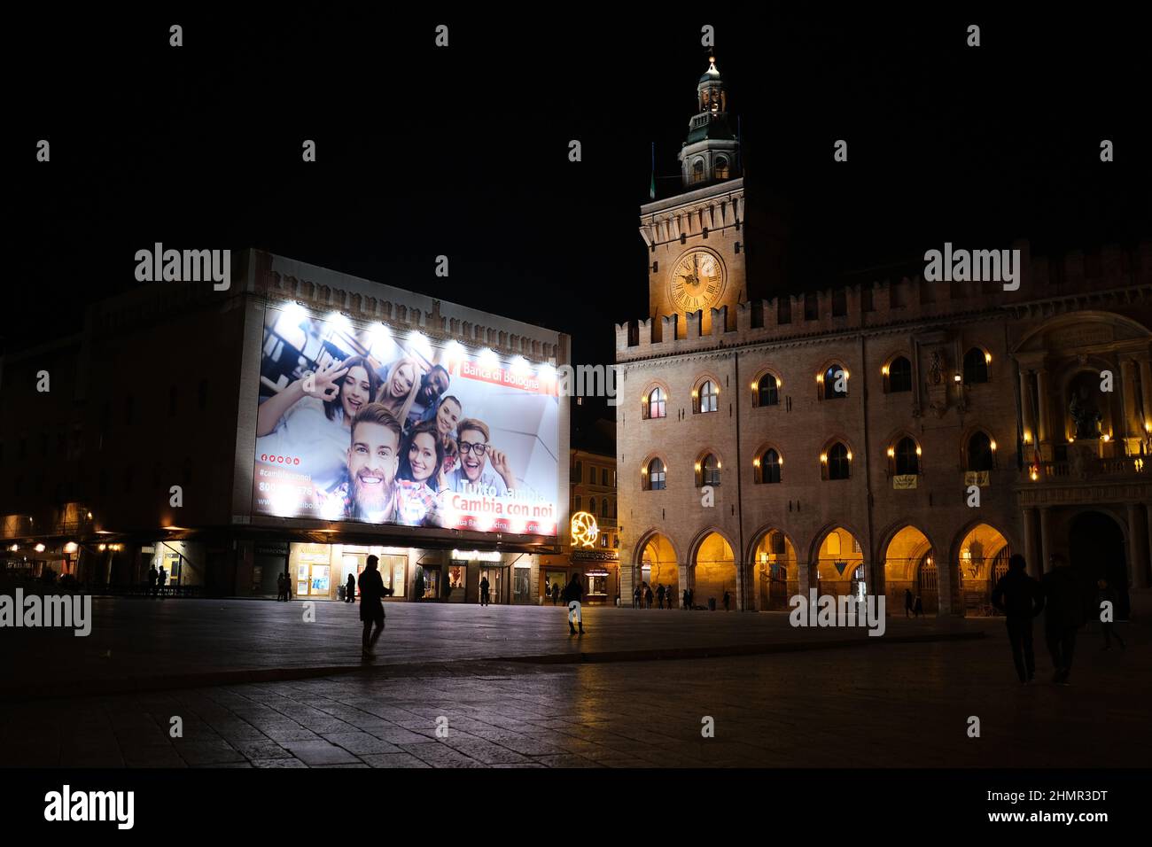 Prospettiva di Piazza Maggiore di notte, Bologna centro, Emilie-Romagne, Italie Banque D'Images