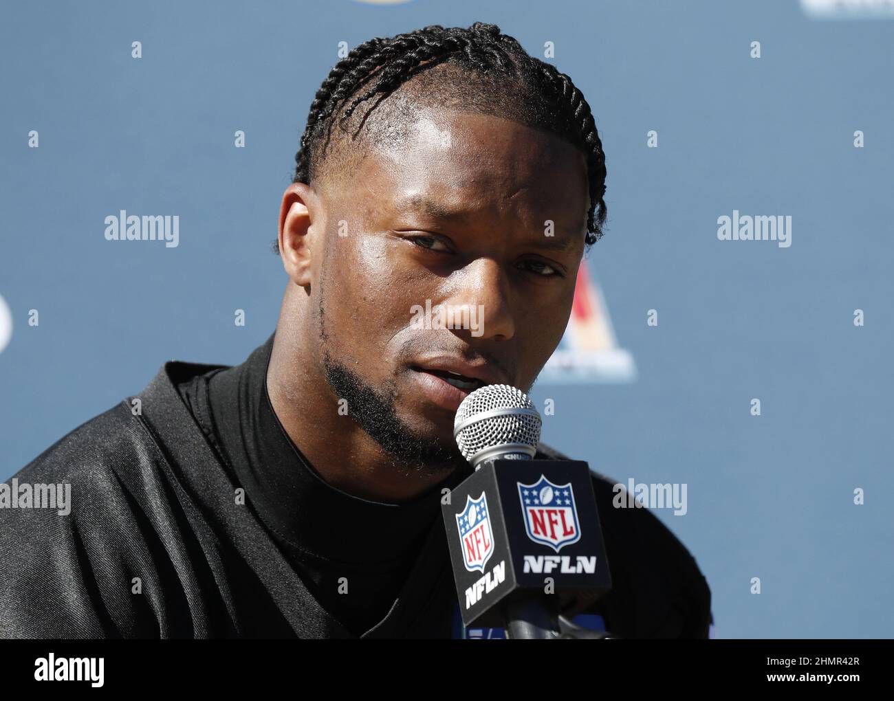 Los Angeles, États-Unis. 11th févr. 2022. Cincinnati Bengals Joe Mixon parle lors d'une disponibilité médiatique avant le Super Bowl LVI au Drake Stadium de l'UCLA à Los Angeles le vendredi 11 février 2022. Photo de John Angelillo/UPI crédit: UPI/Alay Live News Banque D'Images