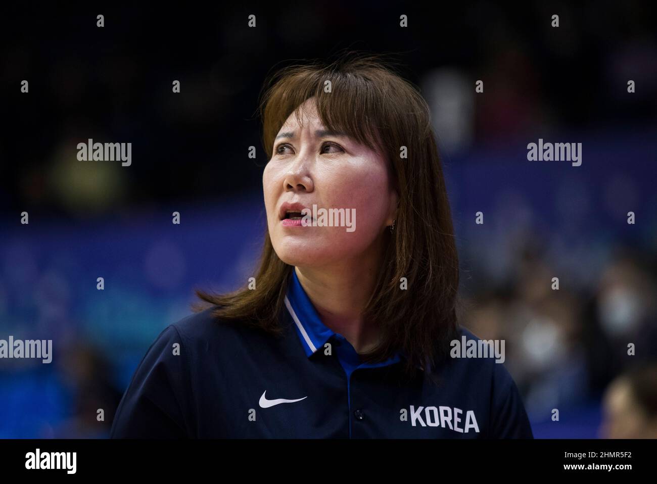 Belgrade, Serbie, le 10th février 2022. L'entraîneur-chef Jeong Seon-min de Corée réagit lors du match de qualification de la coupe du monde de basket-ball de la FIBA entre la Corée du Sud et la Serbie à Belgrade, en Serbie. 10 février 2022. Crédit : Nikola Krstic/Alay Banque D'Images Belgrade, Serbie, le 10th février 2022. L'entraîneur-chef Jeong Seon-min de Corée réagit lors du match de qualification de la coupe du monde de basket-ball de la FIBA entre la Corée du Sud et la Serbie à Belgrade, en Serbie. 10 février 2022. Crédit : Nikola Krstic/Alay Banque D'Images