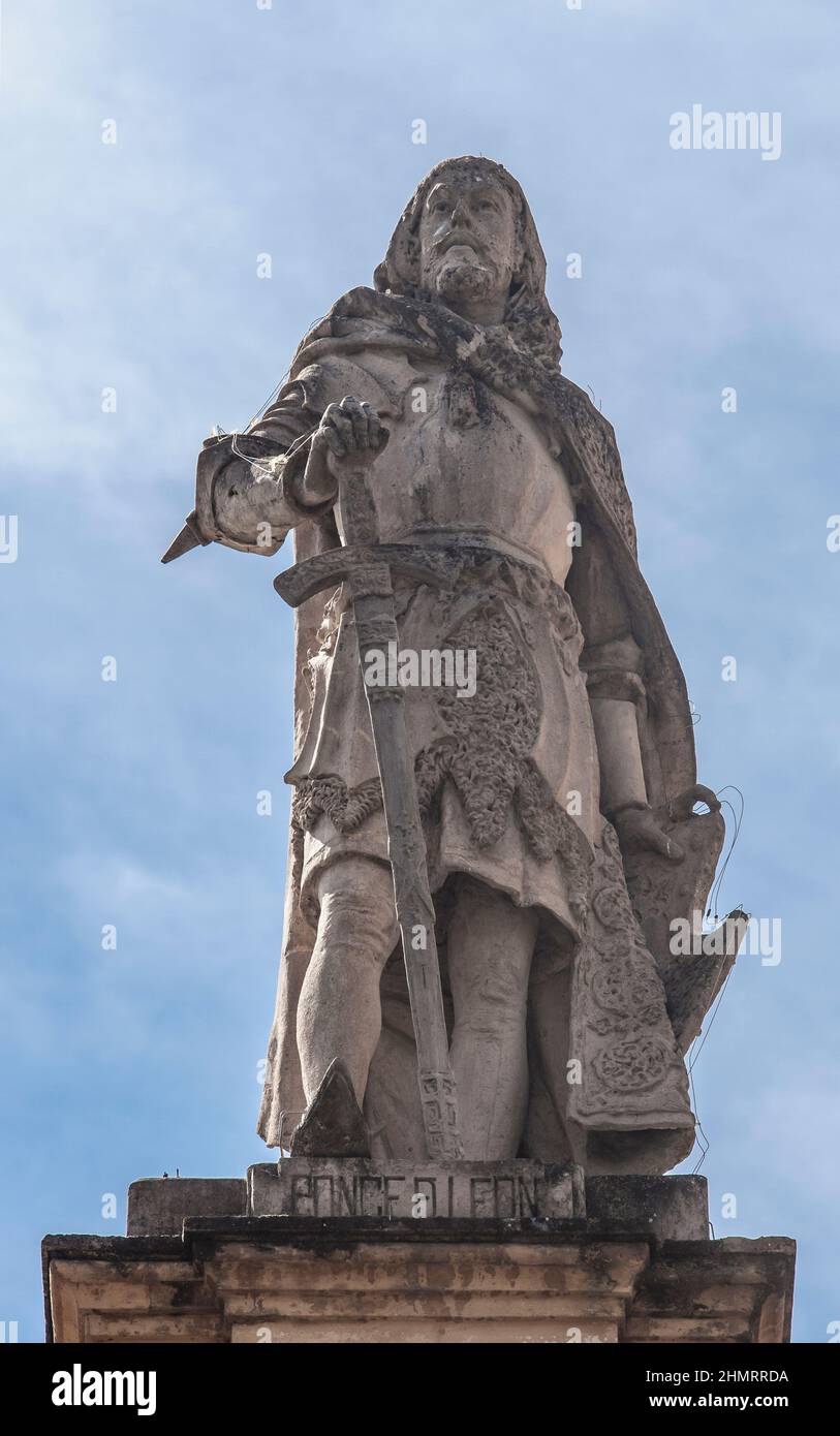 Séville, Espagne: Sept, 27th, 2020: Rodrigo Ponce de Leon, 15th siècle militaire castillan. Palais de San Telmo, Séville, Espagne. Sculpté par Antonio Sus Banque D'Images