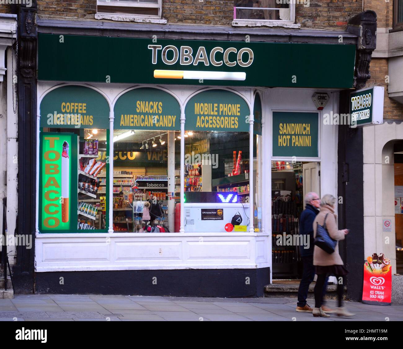 Dtaillant de cigarettes de tabac Banque de photographies et d'images   haute rsolution - Alamy
