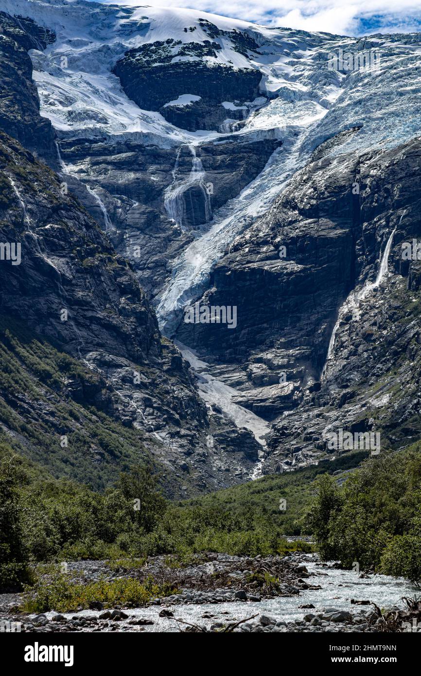 Belle Nature Norvège paysage naturel. Glacier Kjenndalsbreen. Banque D'Images