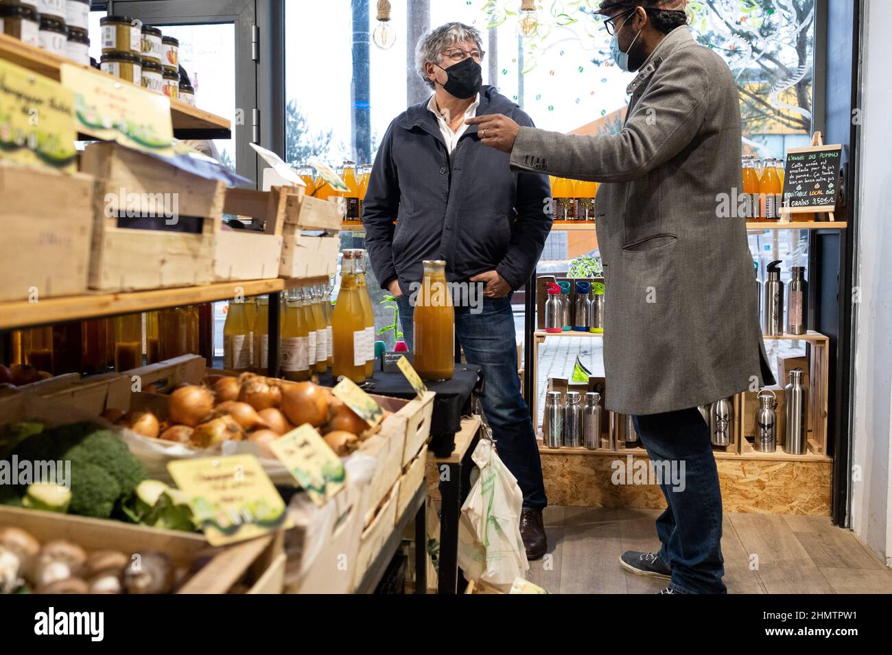 France, Rennes, 2022-02-08. Visite du député de la France Insoumise, Eric Coquerel, à Rennes, dans le quartier de Maurepas, dans le cadre du presi de Jean-Luc Melenson Banque D'Images