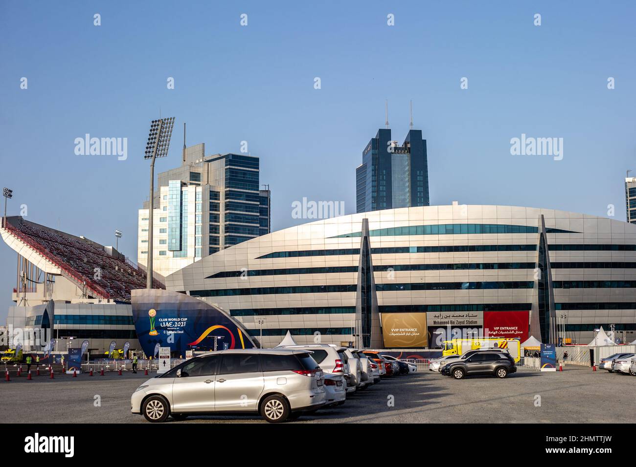 Abu Dhabi, Émirats arabes Unis. 12th févr. 2022. Abu Dhabi, Émirats Arabes Unis, février 12th 2021 vue du stade avant le dernier match de football de la coupe du monde du club de la FIFA 2021 entre Chelsea et Palmeiras au stade Mohammed Bin Zayed d'Abu Dhabi, Émirats Arabes Unis. Richard Callis/SPP crédit: SPP Sport Press photo. /Alamy Live News Banque D'Images