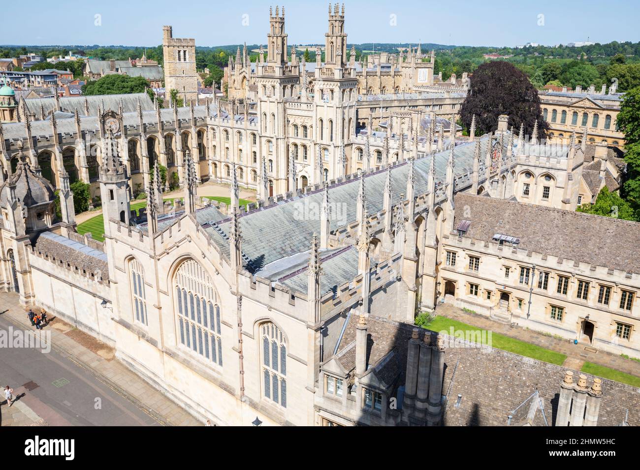 All Souls College, Oxford, Angleterre, comme vu de l'université, Eglise St Mary the Virgin. Banque D'Images