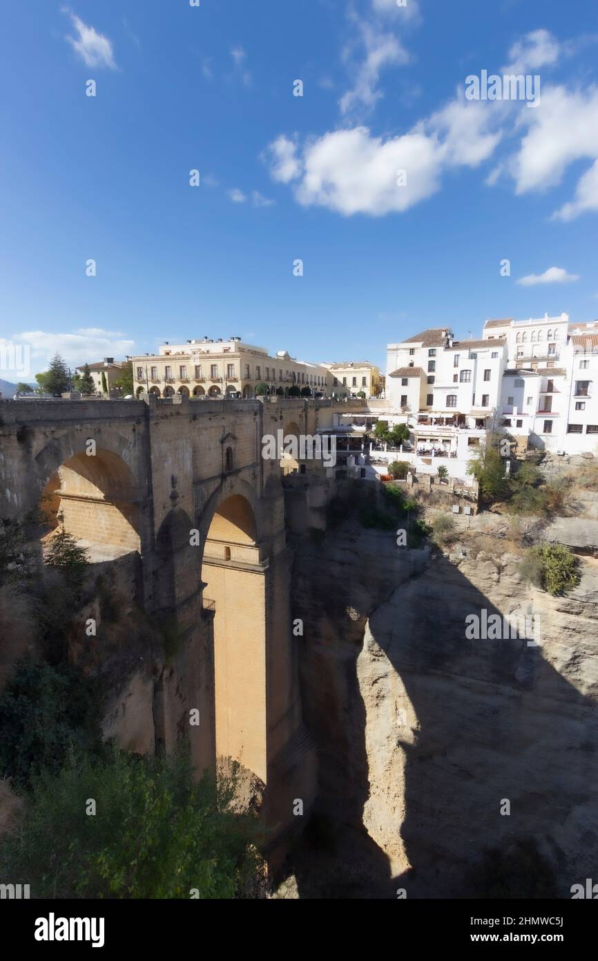 Ronda, province de Malaga, Andalousie, Espagne. Puente Nuevo ou Nouveau pont au-dessus de la gorge de Tajo. Banque D'Images