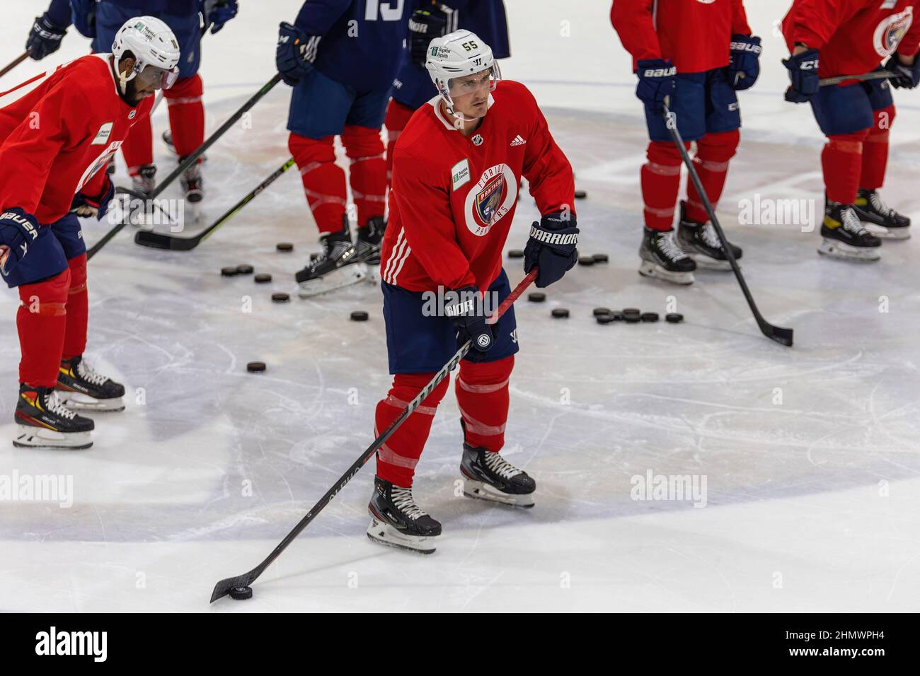 Coral Springs, Floride, États-Unis. 12th février 2022. 55 Noel Acciari pendant la session de formation de Panthers de Floride. Journée d'entraînement de la LNH. Carnet d'entraînement Florida Panthers. Credit: Yaroslav Sabitov/YES Market Media/Alay Live News Banque D'Images