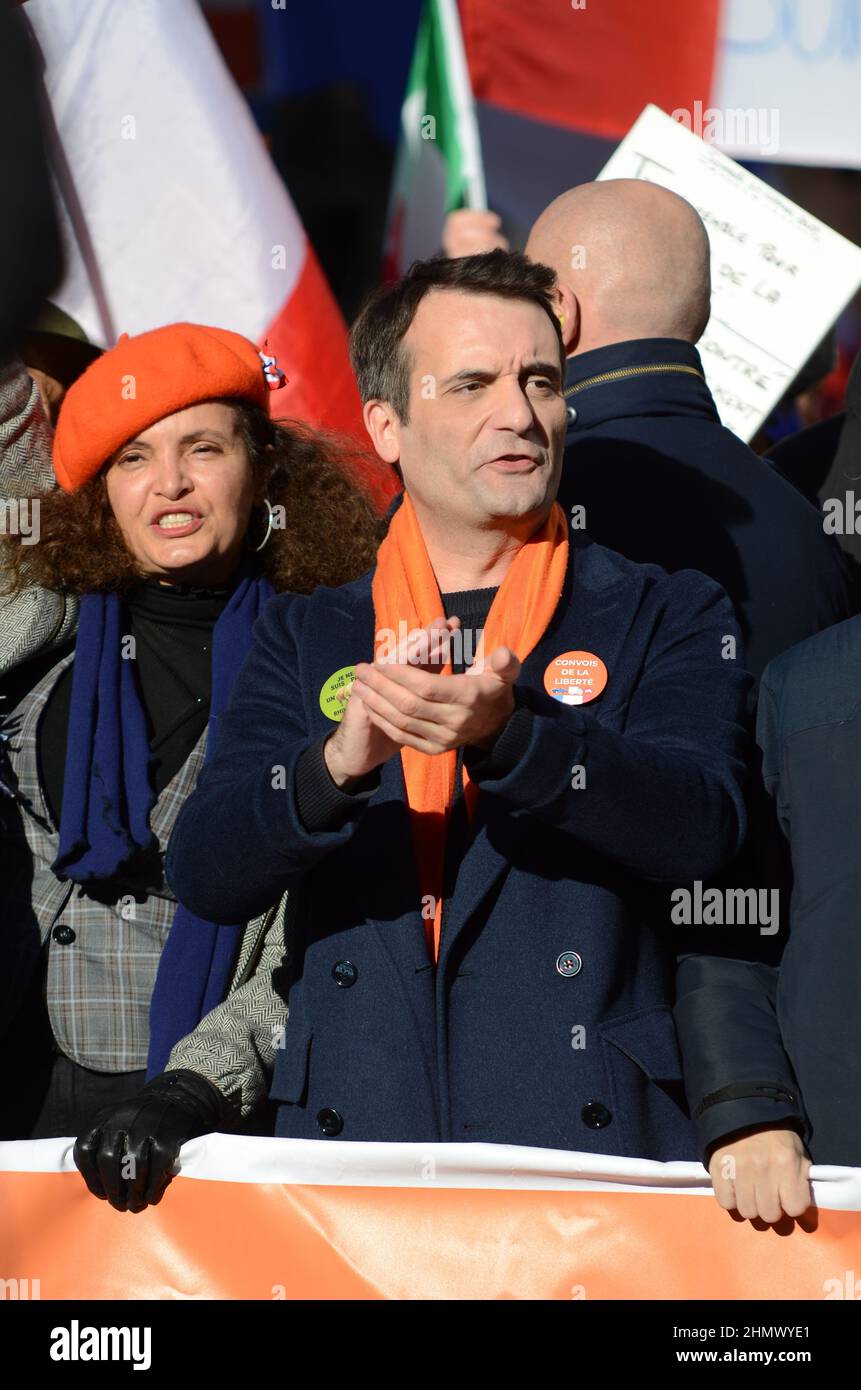 Énorme manifestation organisée par Florian Philippot, candidat à la présidence des patriotes pour 2022, contre les mesures de santé du gouvernement Banque D'Images