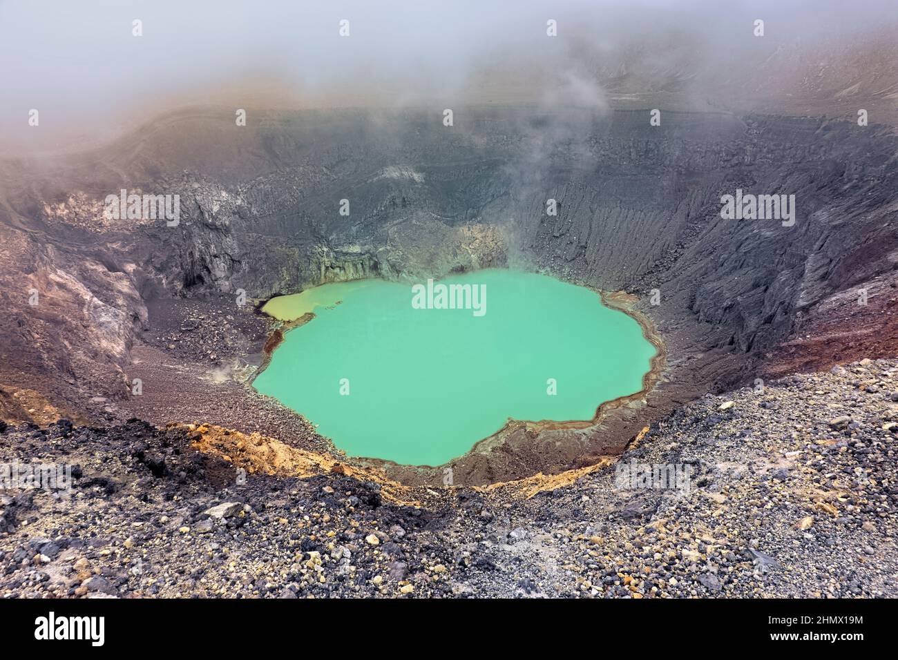 Lac de cratère dans le volcan Santa Ana, Parc national Cerro Verde, El Salvador Banque D'Images