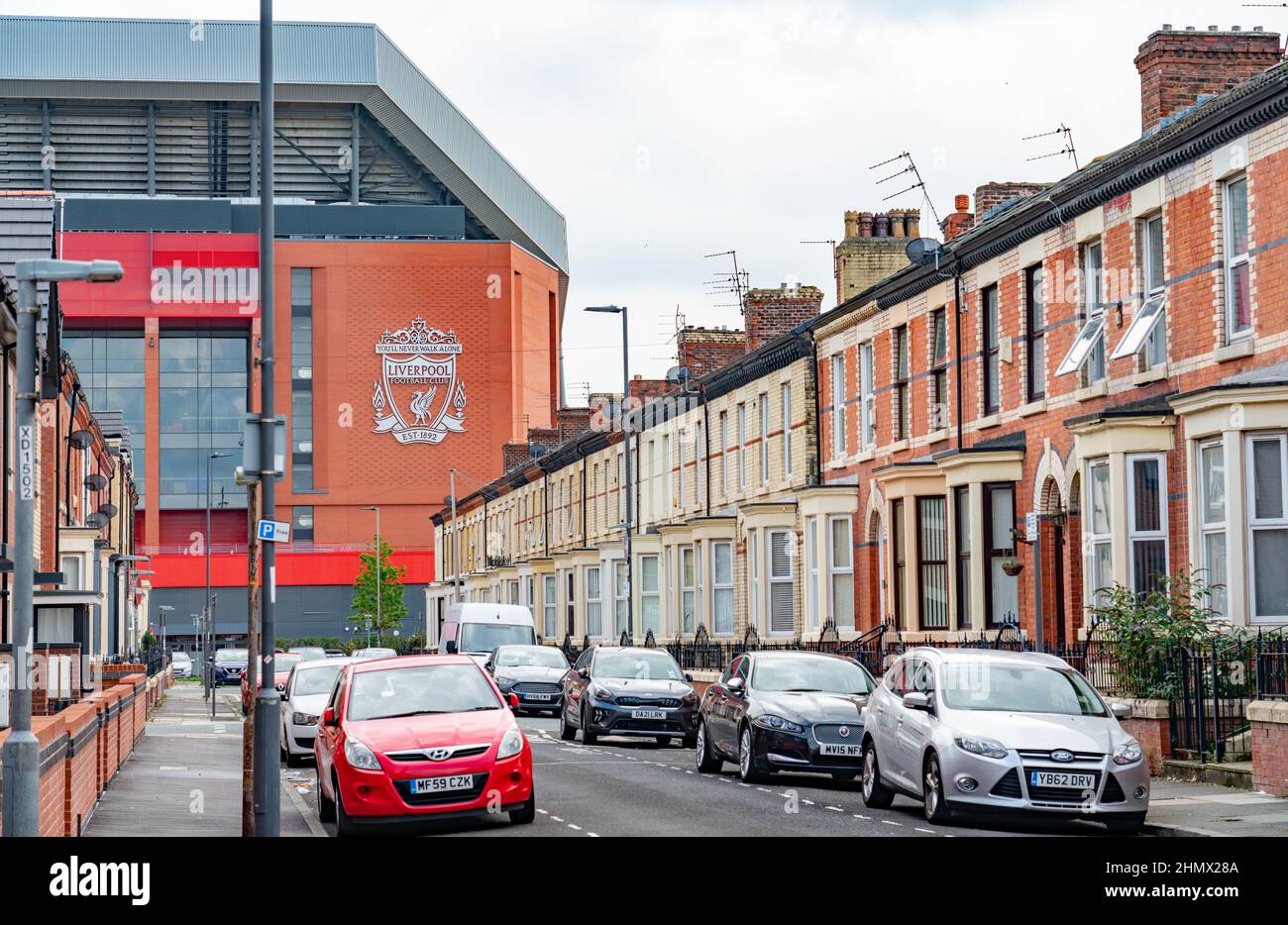 Le stand principal du Liverpool football Club, vu de Rockfield Road. Photo prise en septembre 2021. Banque D'Images