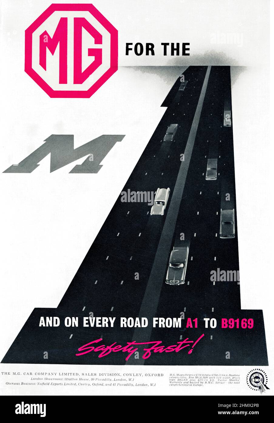 Une publicité vintage pour LES VOITURES MG et l'autoroute M1, de Motor Magazine, 1960 Banque D'Images