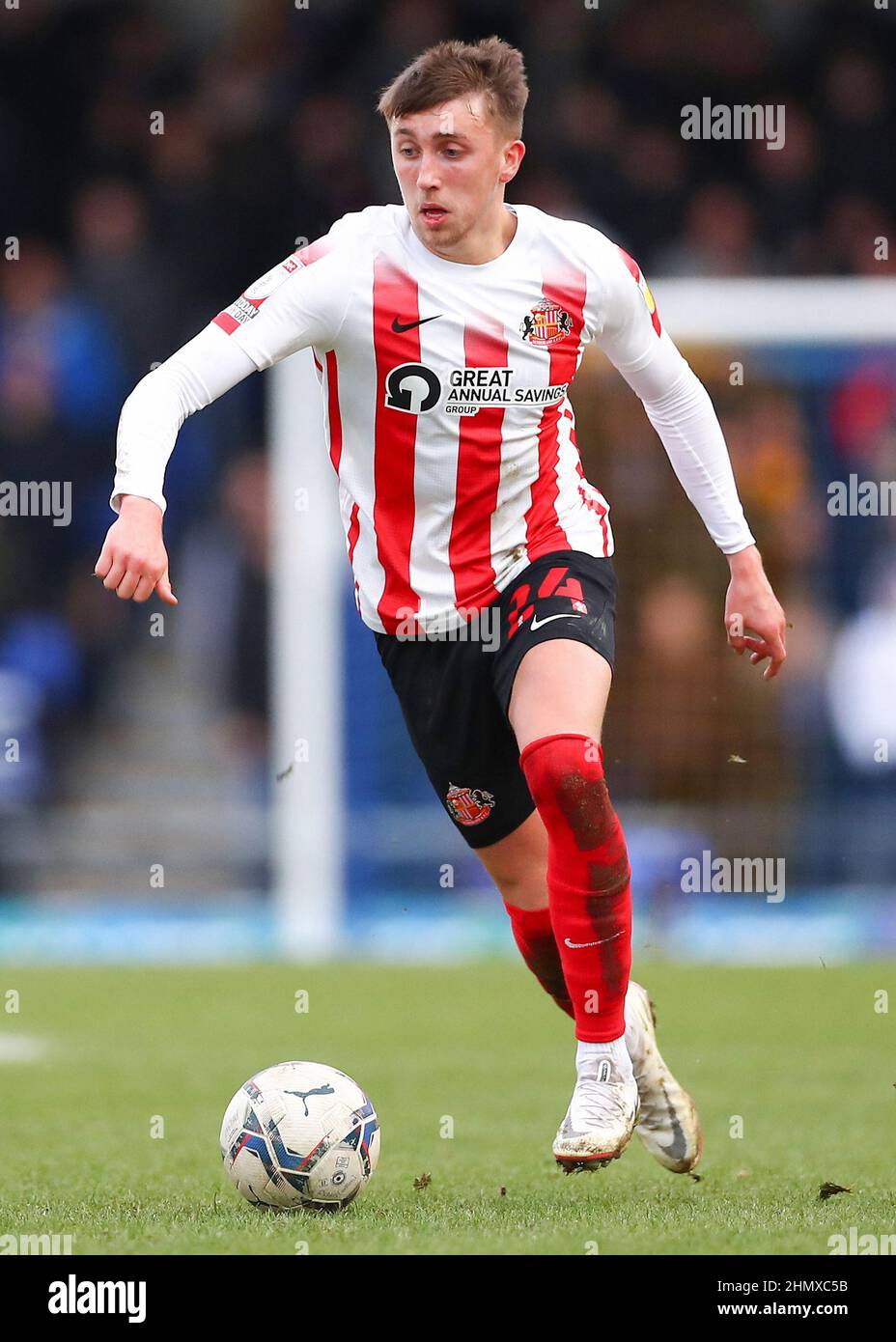 DaN Neil de Sunderland lors du match de la Sky Bet League One au Cherry Red Records Stadium, Londres. Date de la photo: Samedi 12 février 2022. Banque D'Images