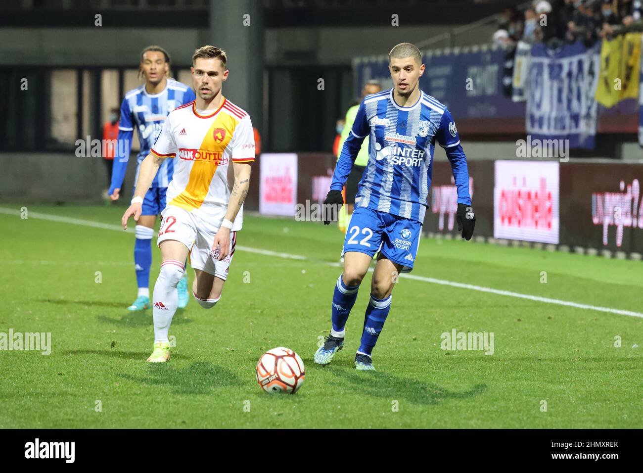 Driss Trichard Dunkerque et Arni Vilhjalmsson Rodez lors du championnat de France Ligue 2 match de football entre USL Dunkerque et Rodez AF le 12 février 2022 au stade Marcel Tribut à Dunkerque, France - photo Laurent Sanson / LS Medianord / DPPI Banque D'Images