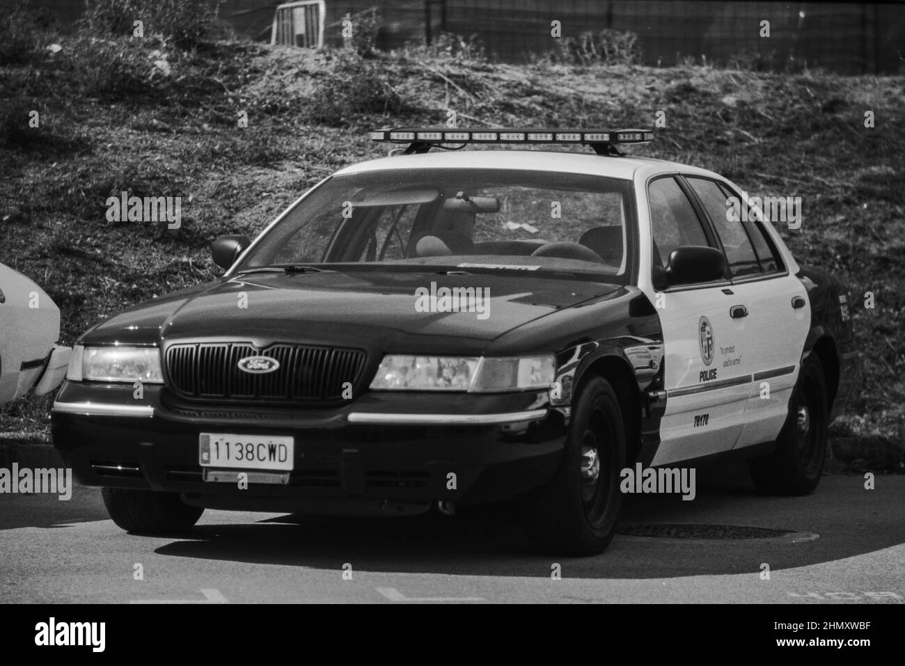 Photo d'une voiture de police classique Ford Crown Victoria de New York, en noir et blanc Banque D'Images