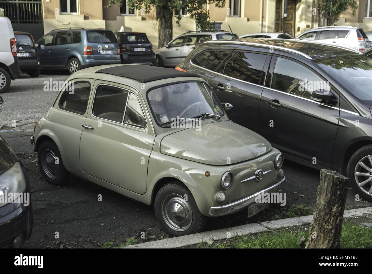 Italie fiat 500 vieille voiture italienne typique Banque de ...