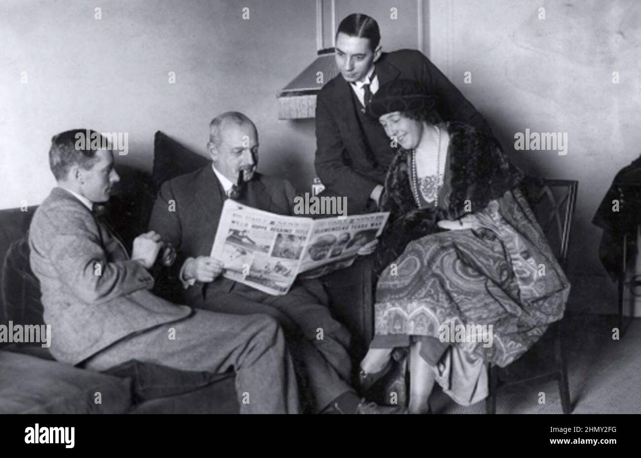 Archie Christie, Major Belcher (chef de tournée), M. Bates (secrétaire) et Agatha Christie lors de la tournée d'expédition de l'Empire britannique de 1922 Banque D'Images