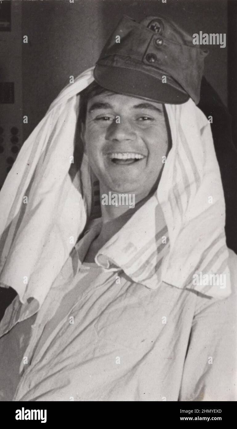 puissance du moment. Source : photographies originales ADDITIONAL-RIGHTS-CLEARANCE-INFO-NOT-AVAILABLE : Happy, happines, Glad, Soldier, Smile, soldat souriant, chapeau, dents blanches, bon vieux jours Banque D'Images