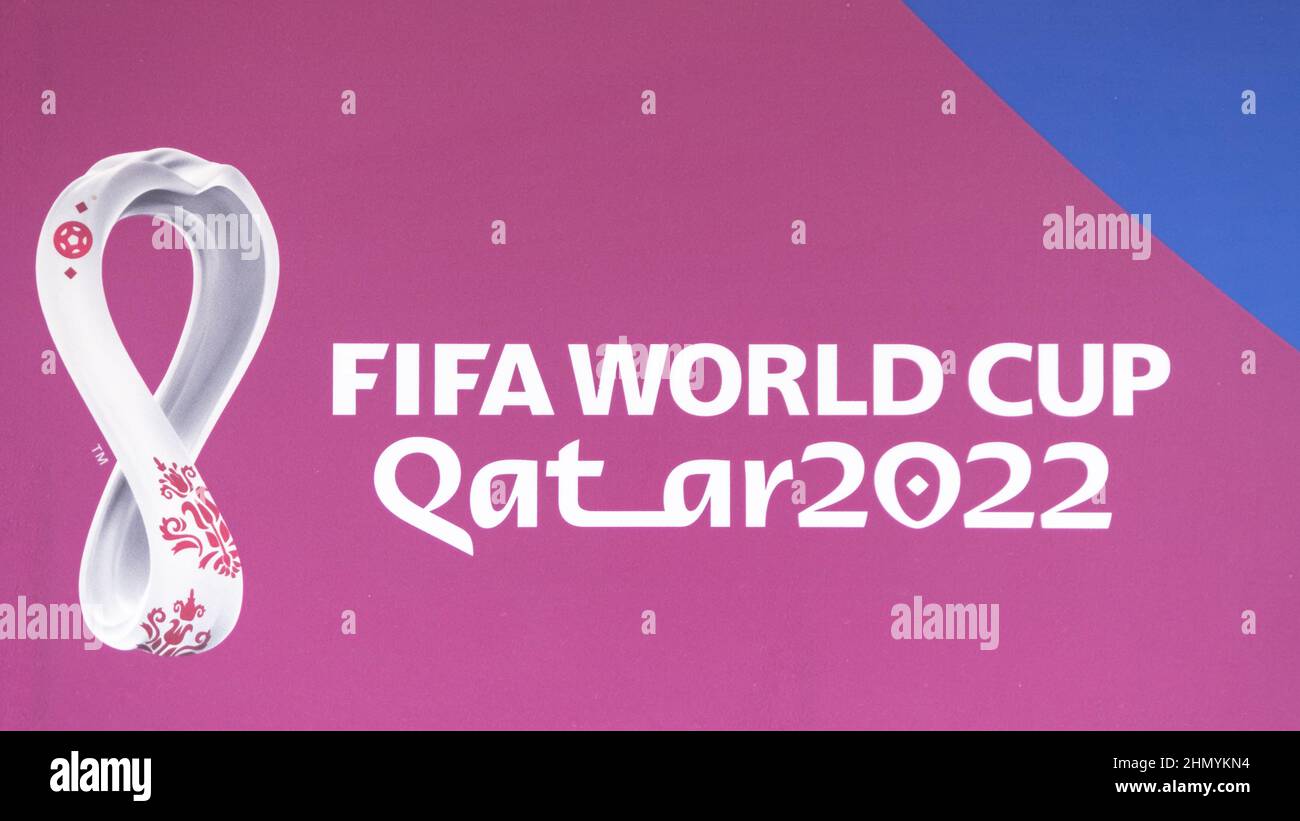 Doha, Qatar - janvier 16th 2022 : gros plan du logo de la coupe du monde de football de la Fifa Qatar 2022 Banque D'Images