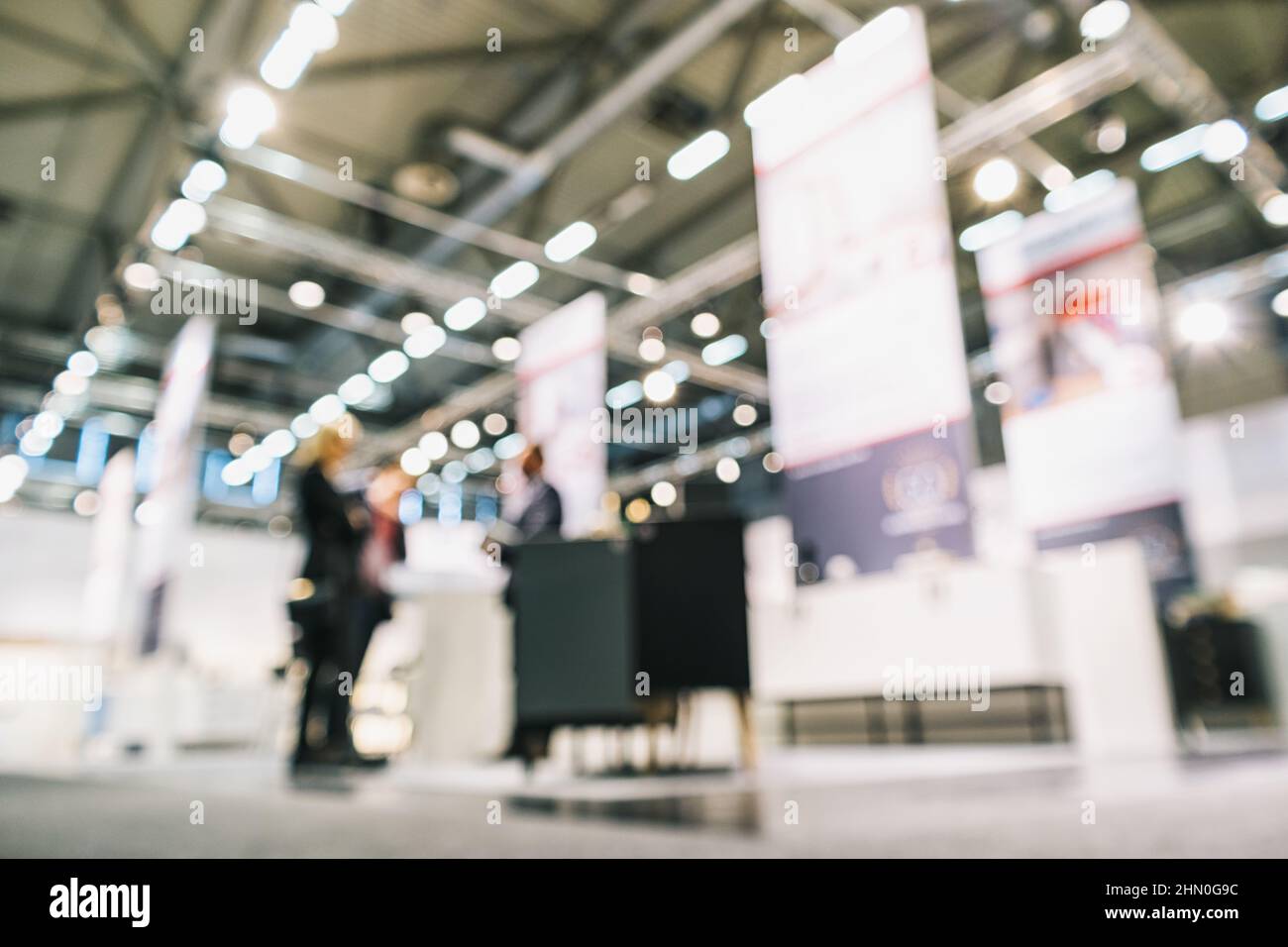 Le stand du salon a un arrière-plan intentionnellement flou Banque D'Images