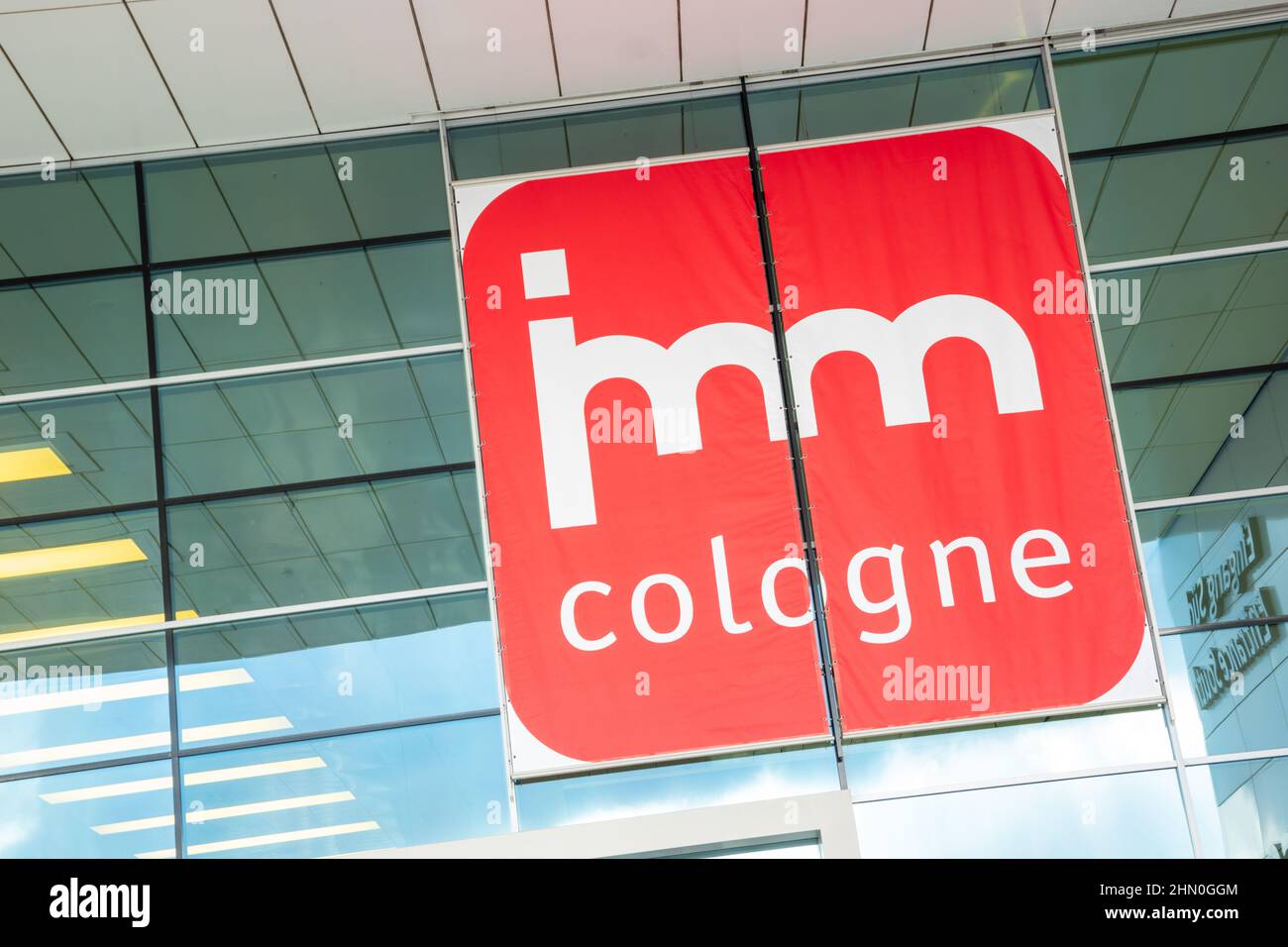 imm Cologne - exposition internationale de meubles et de design d'intérieur. Logo à l'entrée principale de l'exposition Koelnmesse. Banque D'Images