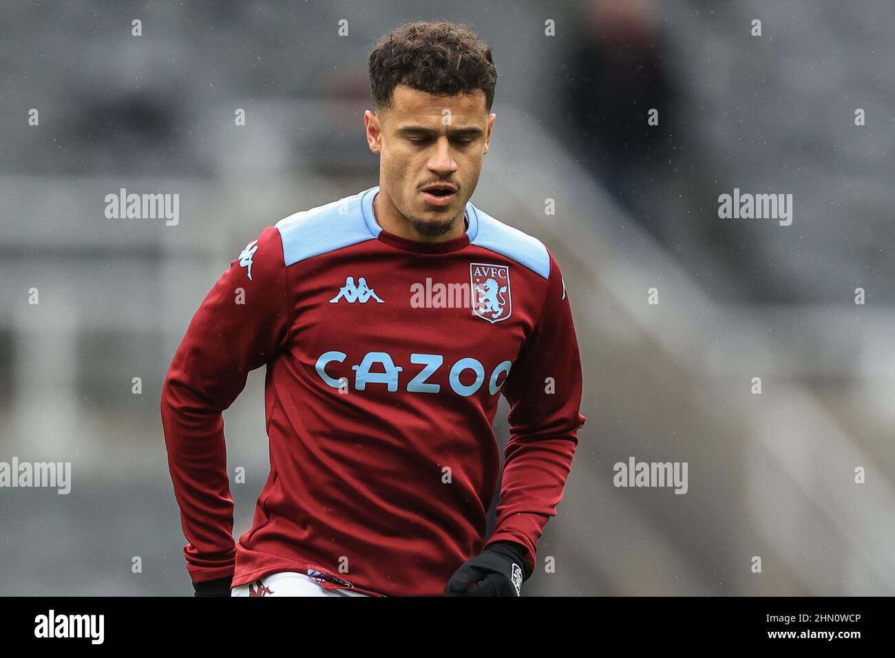 Philippe Coutinho #23 d'Aston Villa lors de l'échauffement avant le match à Newcastle, Royaume-Uni, le 2/13/2022. (Photo de Mark Cosgrove/News Images/Sipa USA) Banque D'Images Philippe Coutinho #23 d'Aston Villa lors de l'échauffement avant le match à Newcastle, Royaume-Uni, le 2/13/2022. (Photo de Mark Cosgrove/News Images/Sipa USA) Banque D'Images