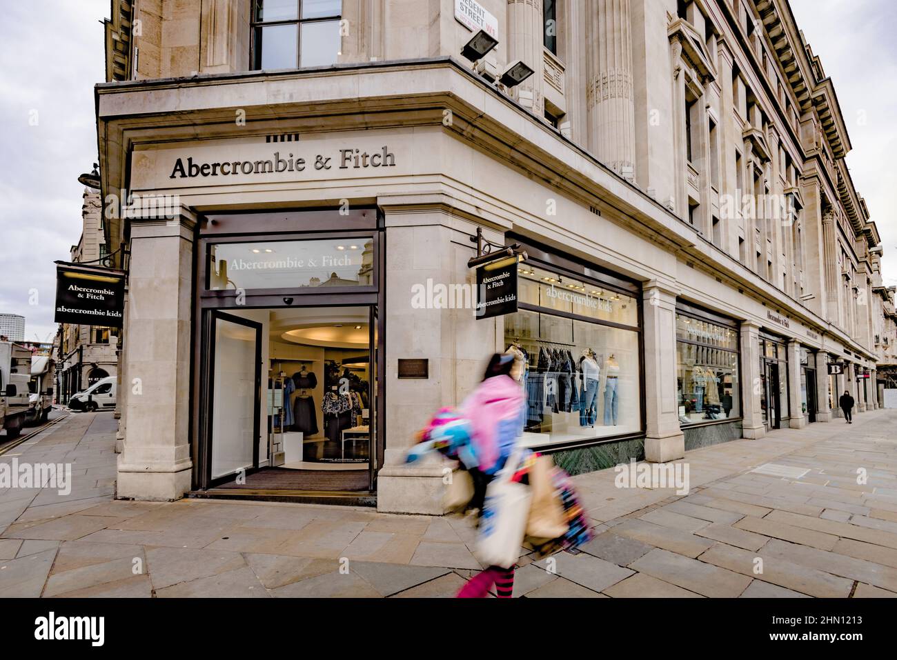 Abercrombie fitch shop Banque de photographies et d'images à haute  résolution - Alamy